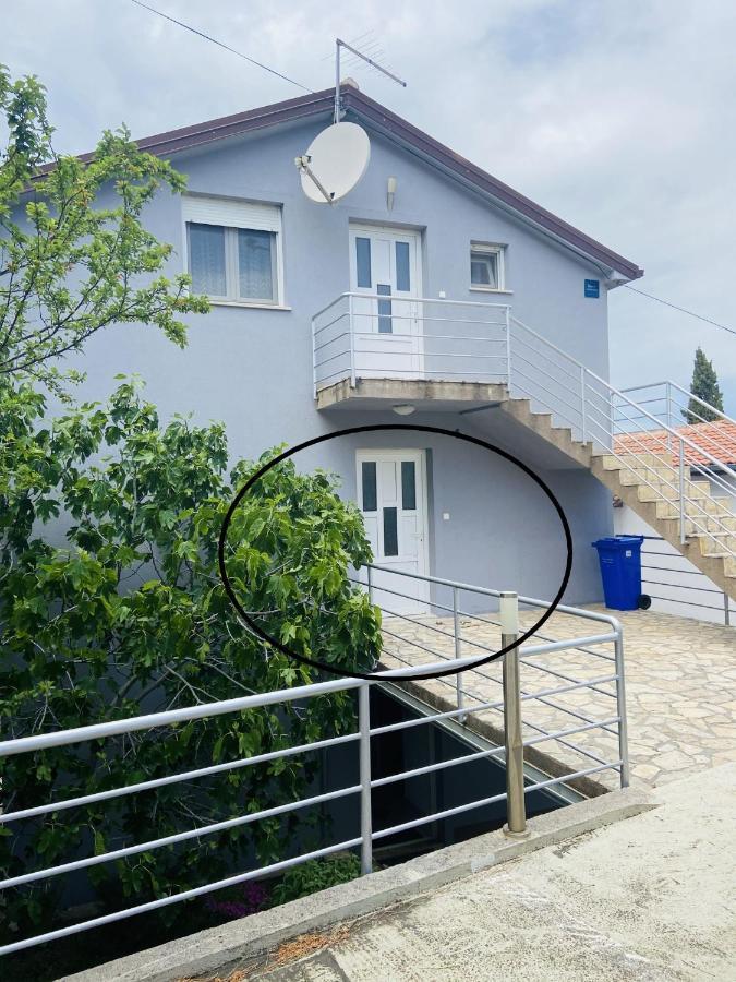 Lili Μούρτερ Εξωτερικό φωτογραφία
